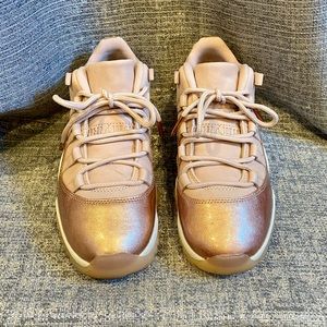 Jordan 11 Retro Low x Rose Gold (W)